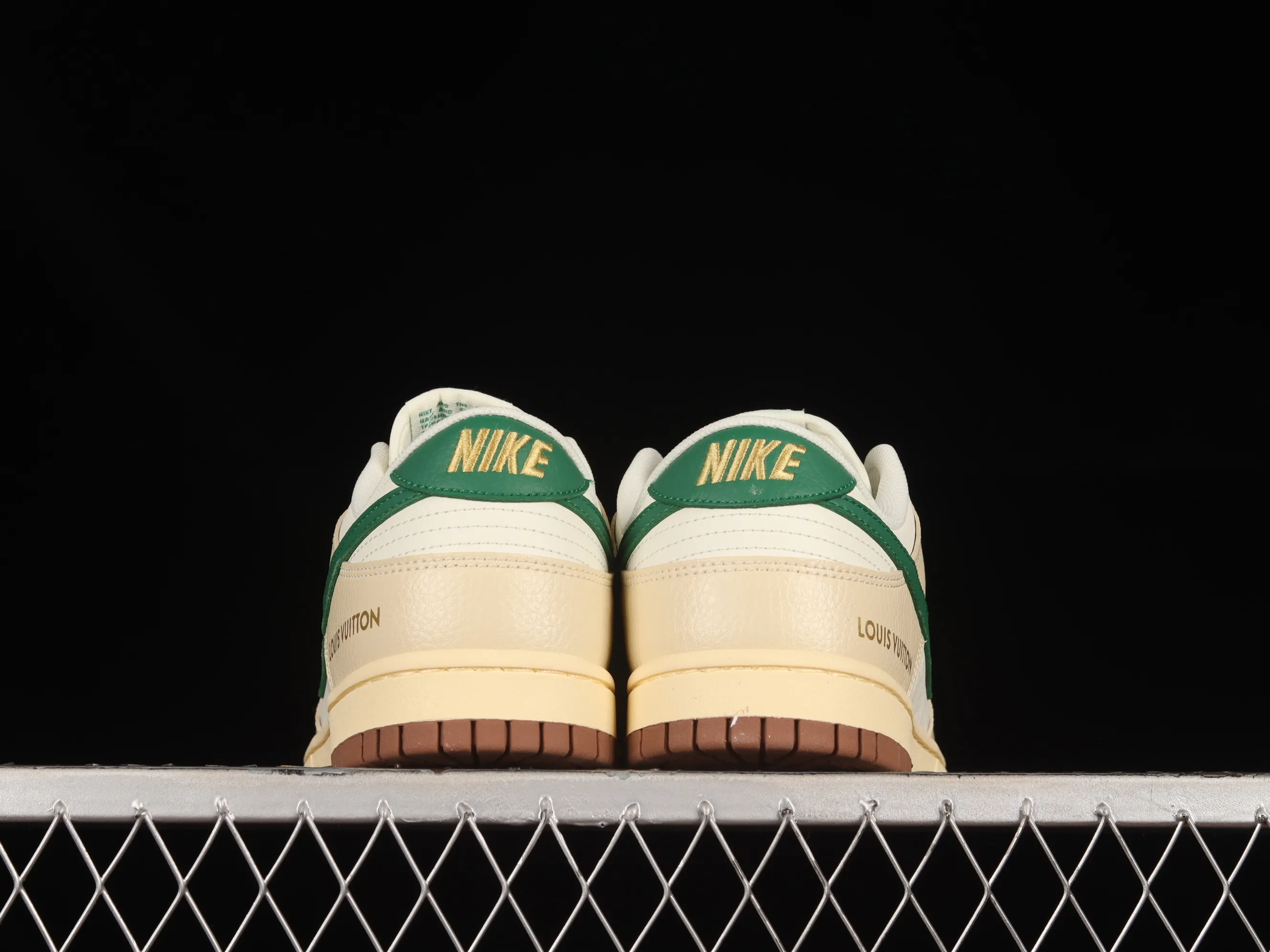 All categories Nk SB Dunk series Nk SB Dunk Low low-top sneakers Nk Dunk Low LV co-branded high-end customized SB low-top sports and leisure sneakers XD6188-003